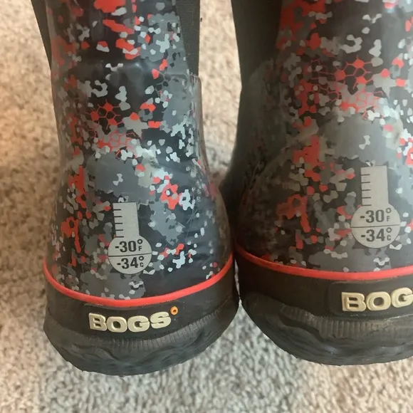 BOGS Classic Micro Camo Waterproof Rain Snow Boots Black Red Size 3  35