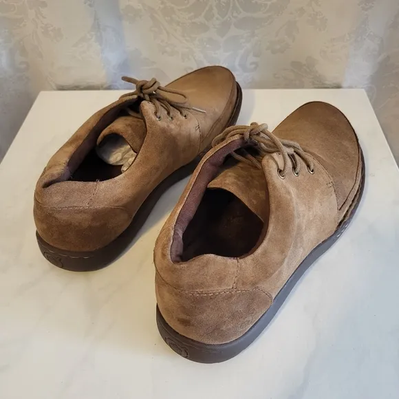 BORN Nigel 3 Eye Men's Suede Shoes, Size 10M, Color Tan, Lace Up, Comfy, Casual