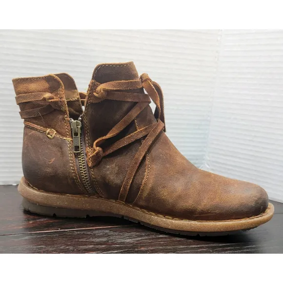 Born Tarkiln Brown Distressed Leather Ankle Boots with Accent Lacing - Size 9.5