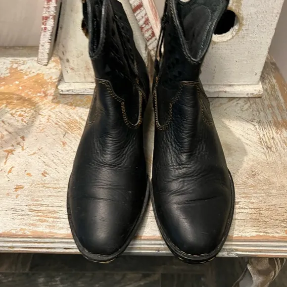 Born Womens 9.5 Black Leather Western Ankle Boots