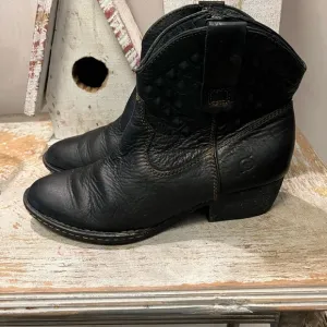 Born Womens 9.5 Black Leather Western Ankle Boots