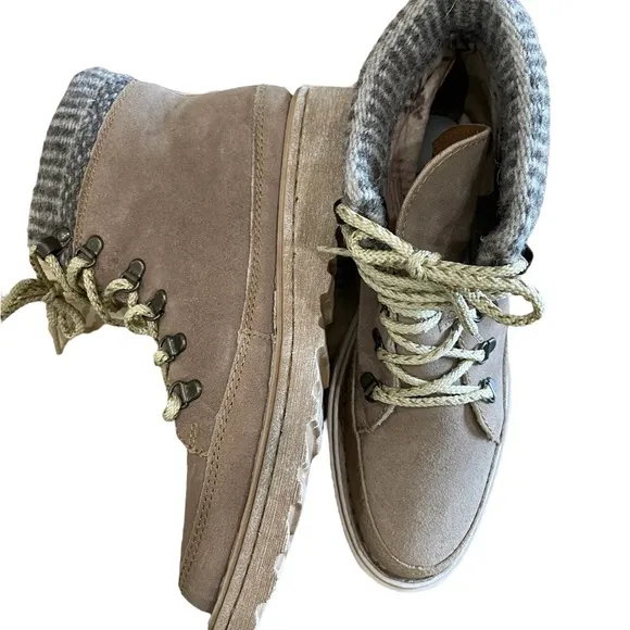 BORN  Women's  Orlene Taupe Birch Leather Boots Size 9.5