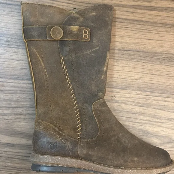 BORN Women's Tonic Rust Distressed Boots