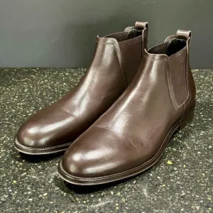 Brooks Brothers 1818 Dark Brown Leather low Boots. Size 9.5. Made in Italy.