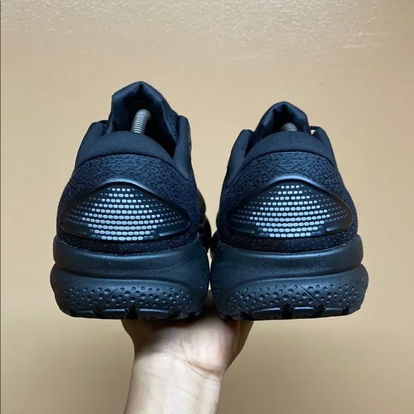Brooks Ghost 16 “Triple Black”