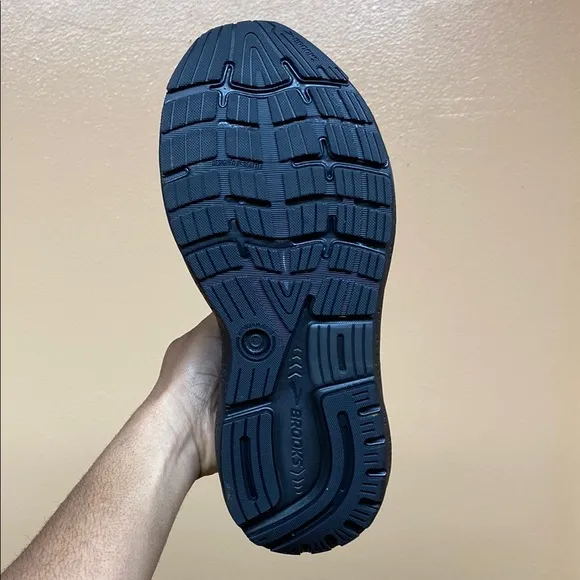Brooks Ghost 16 “Triple Black”