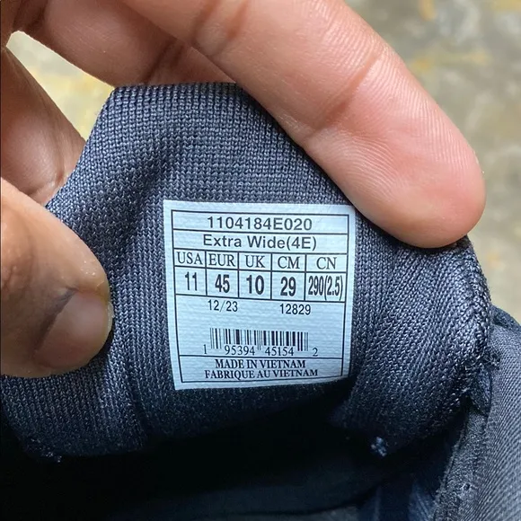 Brooks Ghost 16 “Triple Black”