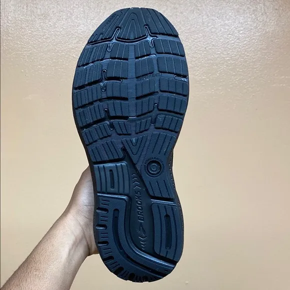 Brooks Ghost 16 “Triple Black”