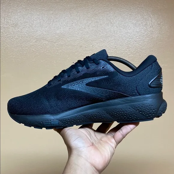 Brooks Ghost 16 “Triple Black”
