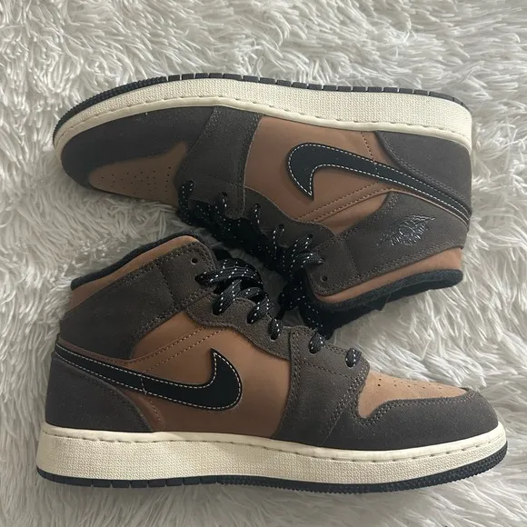 Brown Jordan 1s youth