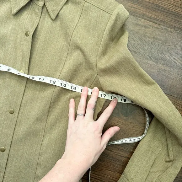 Carlisle 100% Wool Beige Button Up Collared Lightweight Jacket Womens Size 4
