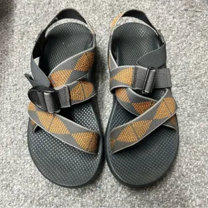 Chaco Mega Z1 Cloud Men's Wide Strap Outdoor Hiking Sandals Orange/Gray Size 9