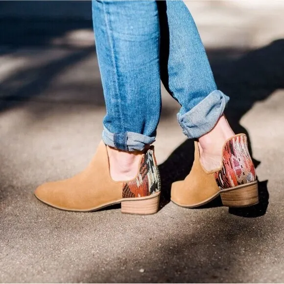 Charleston Shoe Co. Aiken Women's Size 6 Brown Suede Aztec Ankle Boots