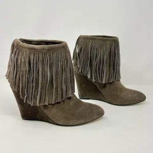 Chinese Laundry Arctic Fringe Taupe Suede Back Zip Wedge Ankle Booties Size 7.5