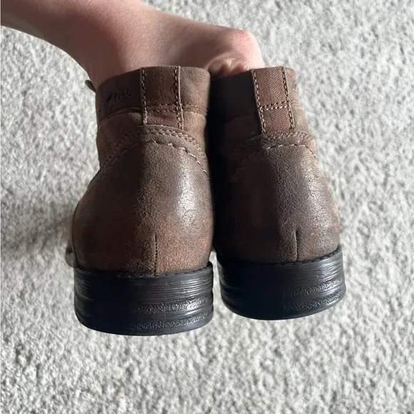 Clarks Brown Leather Ankle Chukka Boots Mens Size 11 Cap Toe Casual Oxford