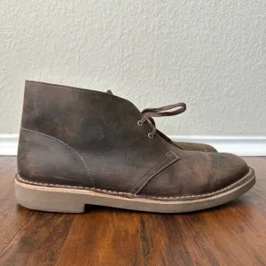 CLARKS Mens &quot;Roddey&quot; Chukka Boots Lace Up in Brown Leather