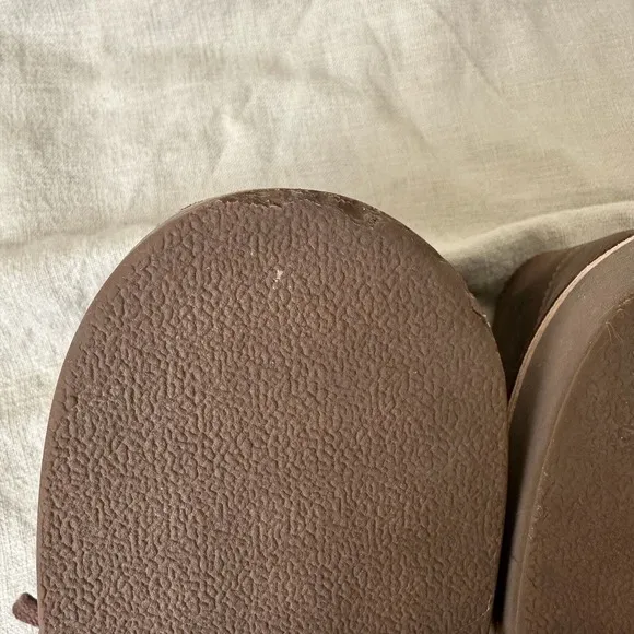 CLARKS Mens &quot;Roddey&quot; Chukka Boots Lace Up in Brown Leather