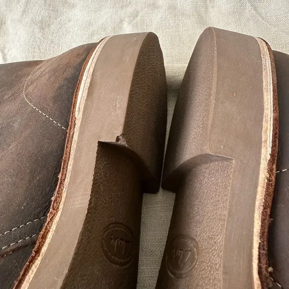 CLARKS Mens &quot;Roddey&quot; Chukka Boots Lace Up in Brown Leather