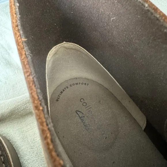 CLARKS Mens &quot;Roddey&quot; Chukka Boots Lace Up in Brown Leather