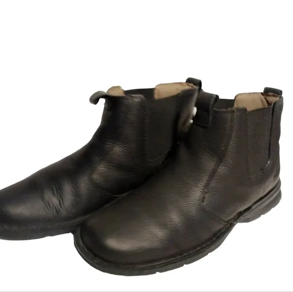 CLARKS Mens Boots Ignis Black Pebble Leather PULL-ON 82478 11M Casual, Goth, Gru