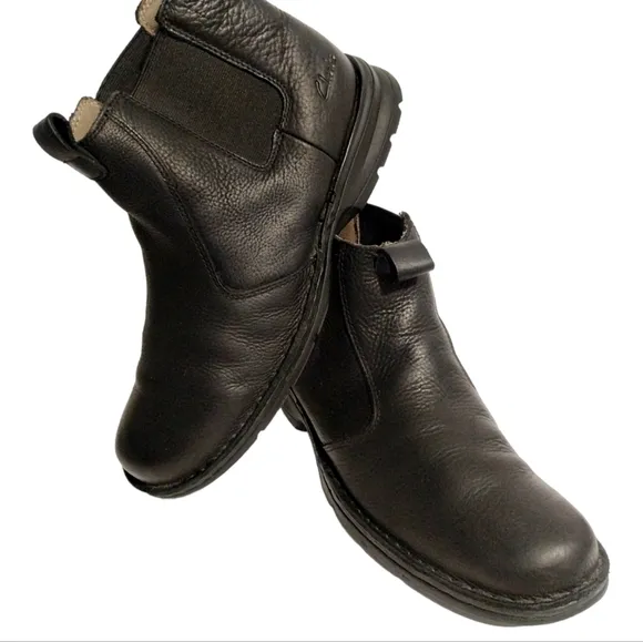 CLARKS Mens Boots Ignis Black Pebble Leather PULL-ON 82478 11M Casual, Goth, Gru