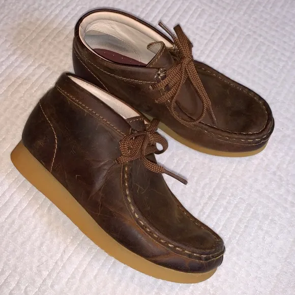 Clark’s Originals Wallabee Boots, Brown Leather, Size 1W