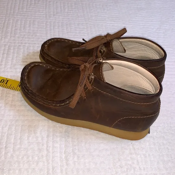 Clark’s Originals Wallabee Boots, Brown Leather, Size 1W