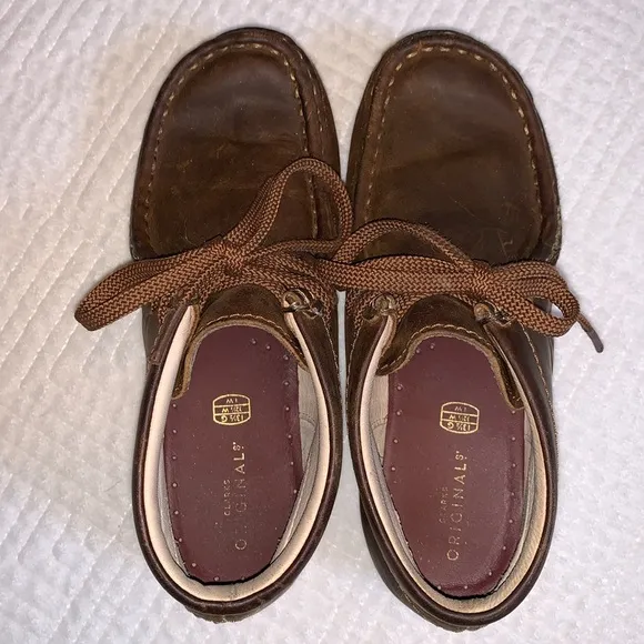 Clark’s Originals Wallabee Boots, Brown Leather, Size 1W