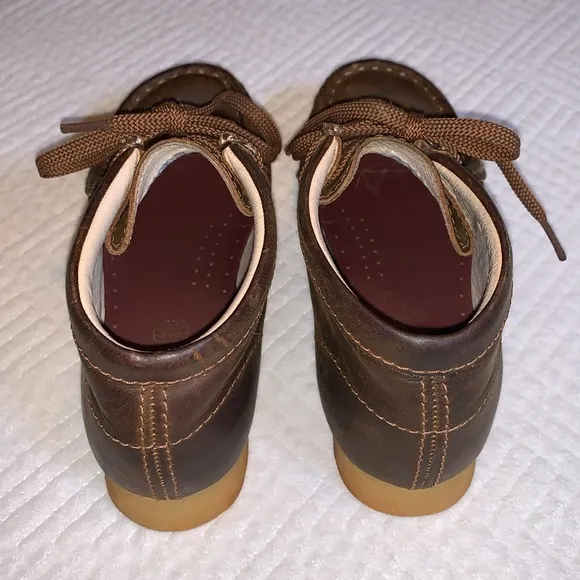 Clark’s Originals Wallabee Boots, Brown Leather, Size 1W