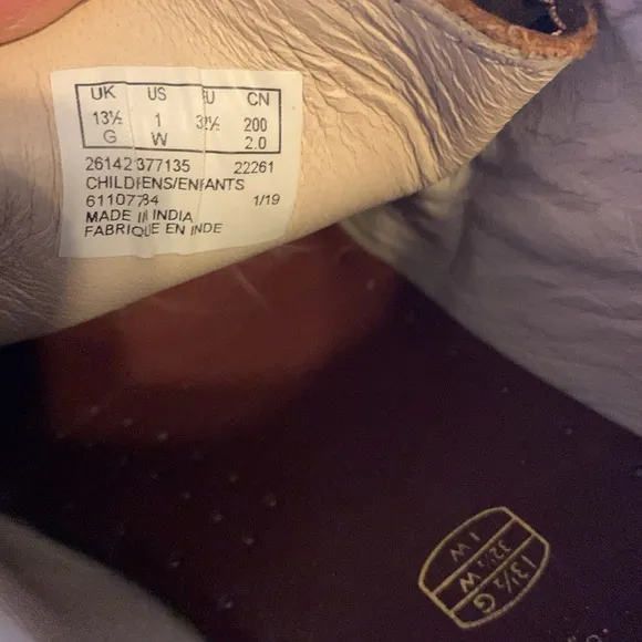 Clark’s Originals Wallabee Boots, Brown Leather, Size 1W