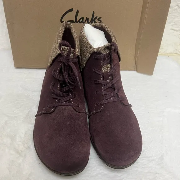 Clarks Roseville Lace Burgundy Suede Women’s Ankle Boots Size 10 W