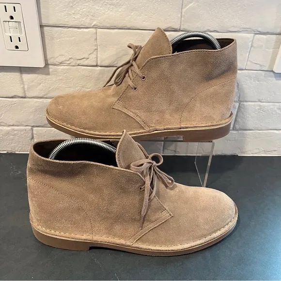 Clarks sz 9.5 Bushacre2 khaki taupe suede boots