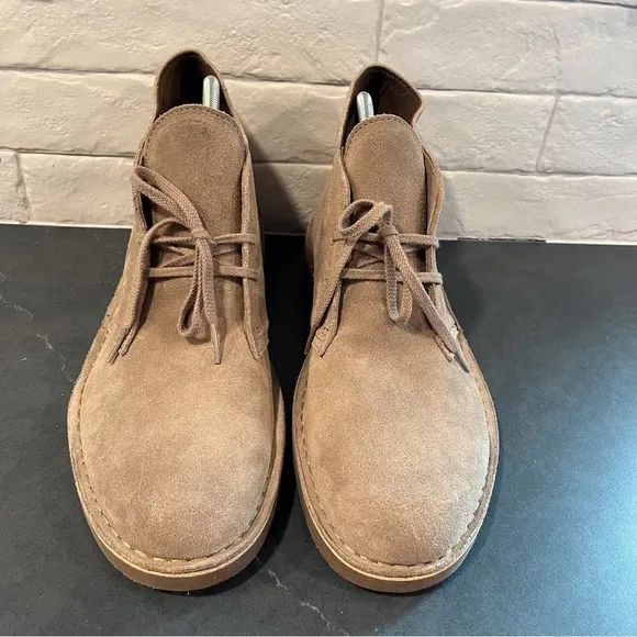 Clarks sz 9.5 Bushacre2 khaki taupe suede boots