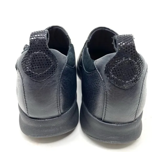 Clarks Un Adorn Zip Black Leather Combo NARROW