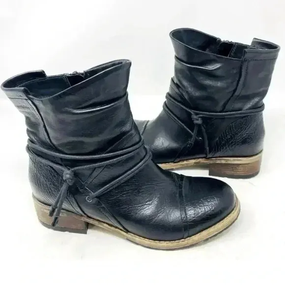 Clarks Volara Dina Black Leather Casual Comfort Boots Booties Size 7.5M