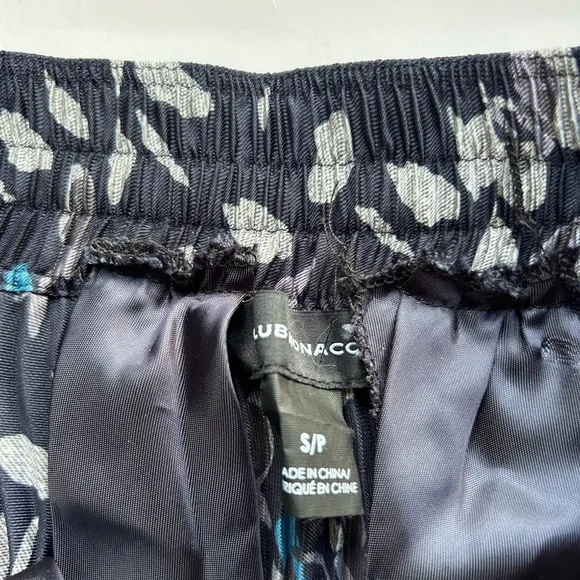 Club Monaco pleated lined Scooped Hem Pleat Skirt Navy small floral print