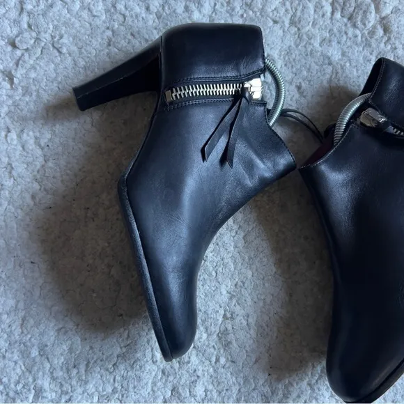 Coach JOICE Italian Made Black Leather Double Zipper Stacked Heel Booties SZ 9B