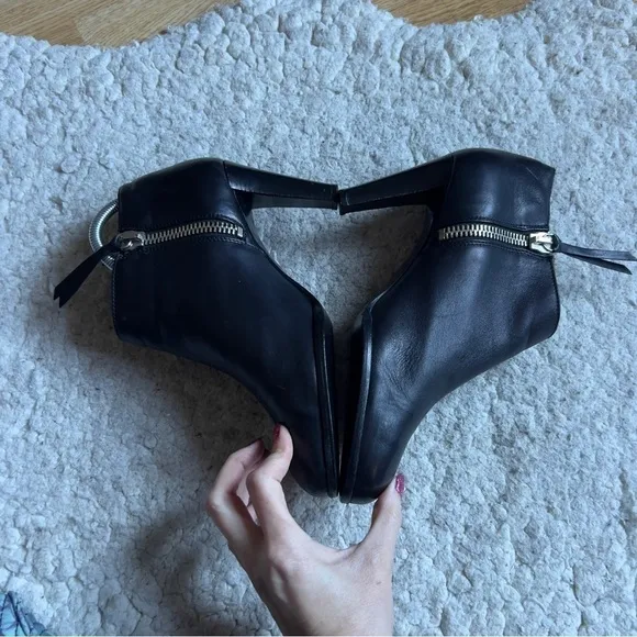 Coach JOICE Italian Made Black Leather Double Zipper Stacked Heel Booties SZ 9B