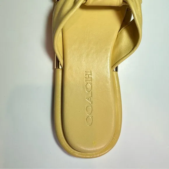 Coach NWT Leather Brooklyn Flat Yellow Cushioned Sandals Summer Slides Size 7.5