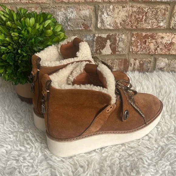 Coach Urban Hiker Suede Shearling Boots Size 10
