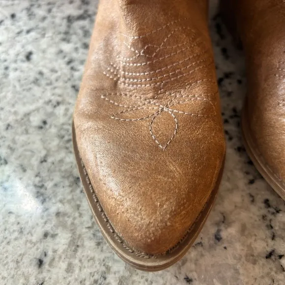 Coconuts by Matisse Cisco Faux Leather Almond Toe Cowboy, Western Boots 8.5M Tan