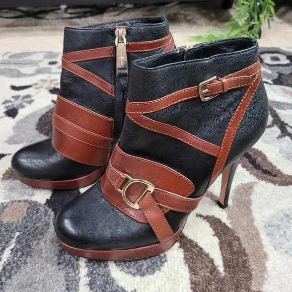 COLE HAAN Black Brown Leather Horse Booties 7B