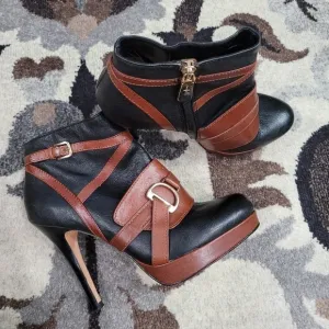 COLE HAAN Black Brown Leather Horse Booties 7B