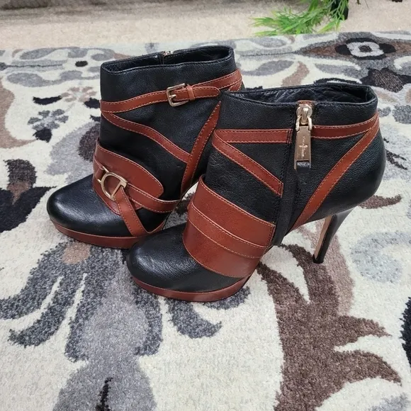 COLE HAAN Black Brown Leather Horse Booties 7B
