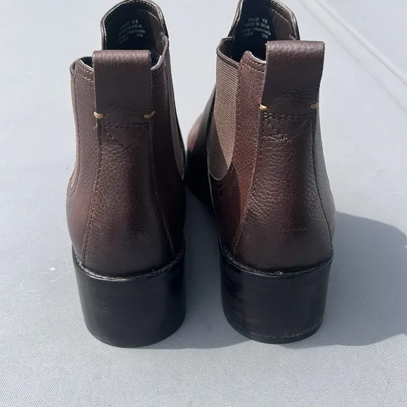 Cole Haan brown leather boots in great condition size 11 B