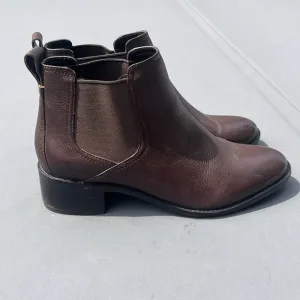 Cole Haan brown leather boots in great condition size 11 B