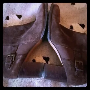 Cole Haan size 9 taupe/light brown suede boots