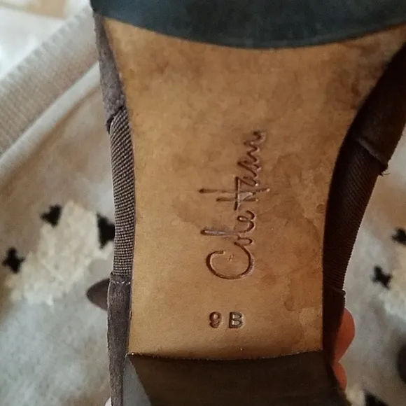 Cole Haan size 9 taupe/light brown suede boots