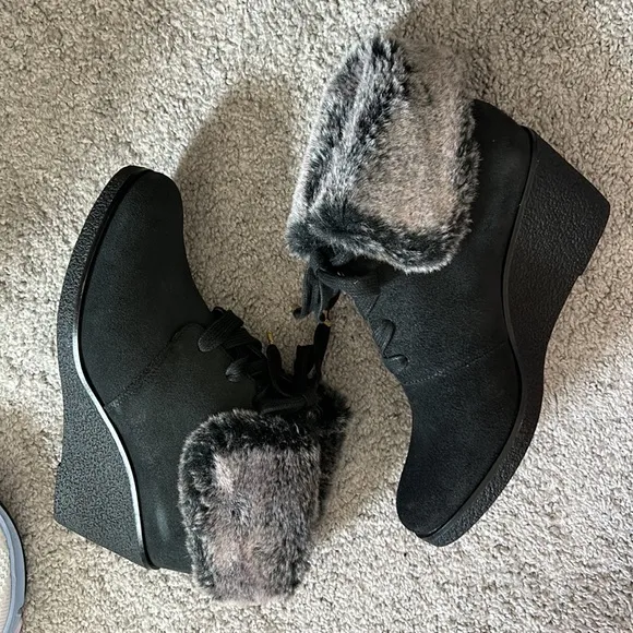 COLE HAAN SUEDE ANKLE BOOTS SIZE 6 BRAND NEW