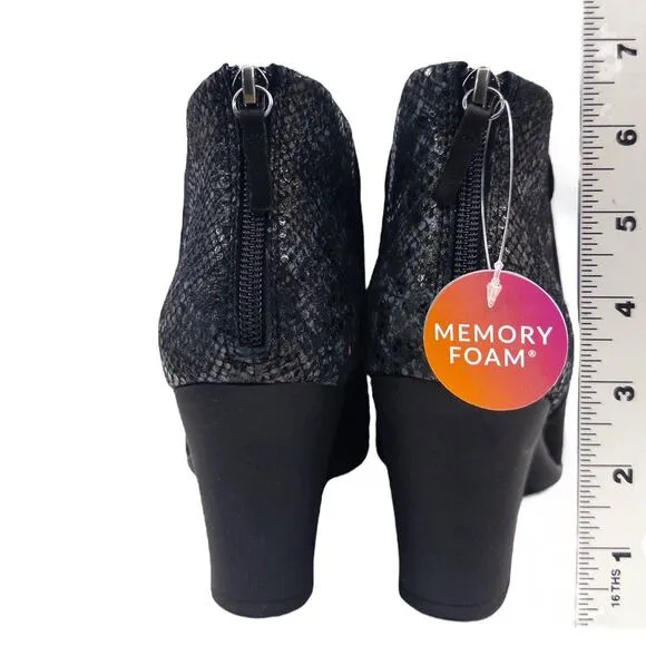 Comfortiva Norby True Black Snake Heeled Ankle Boots Booties 9 Women's